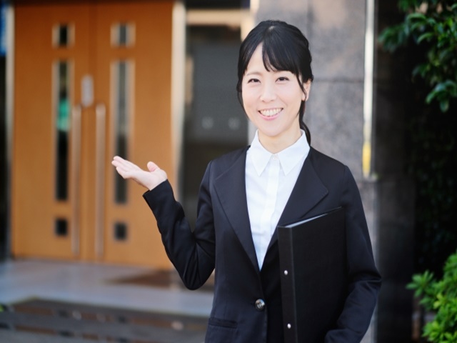 不動産会社の人